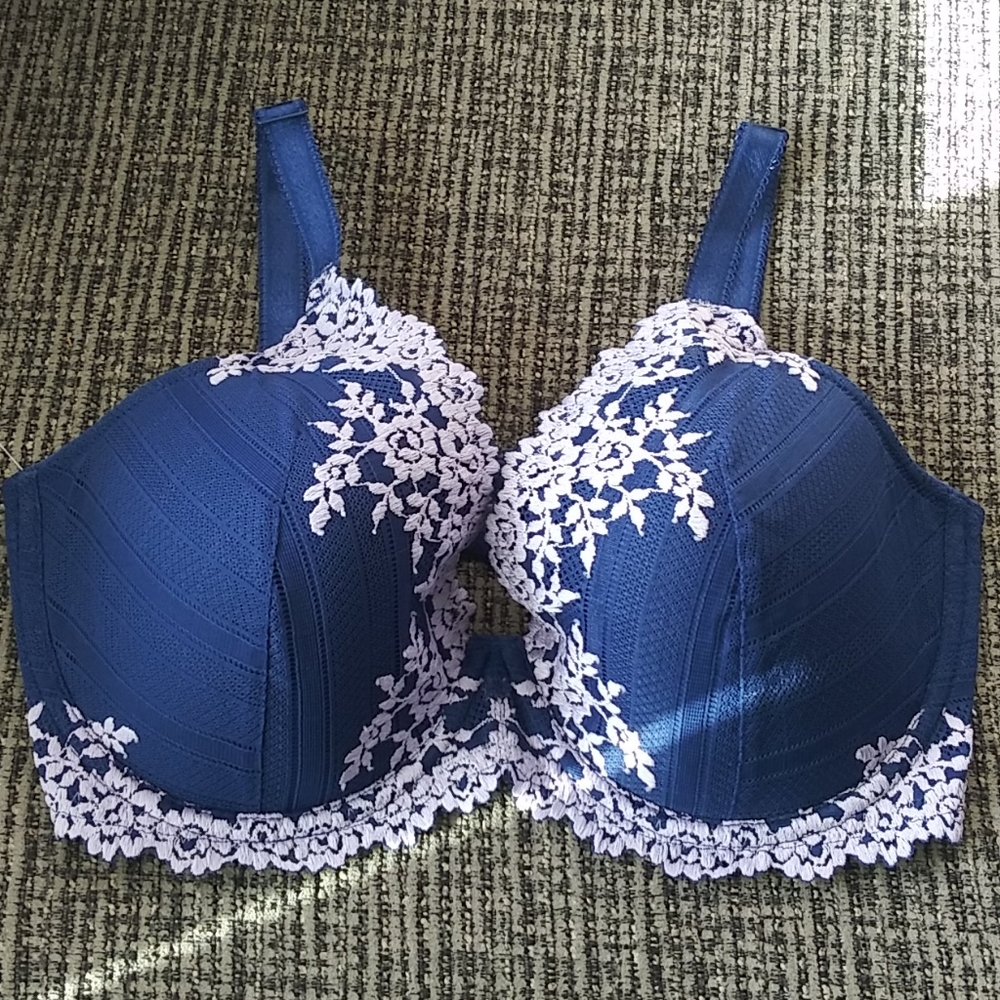 Embrace Lace Contour Wacoal Bra